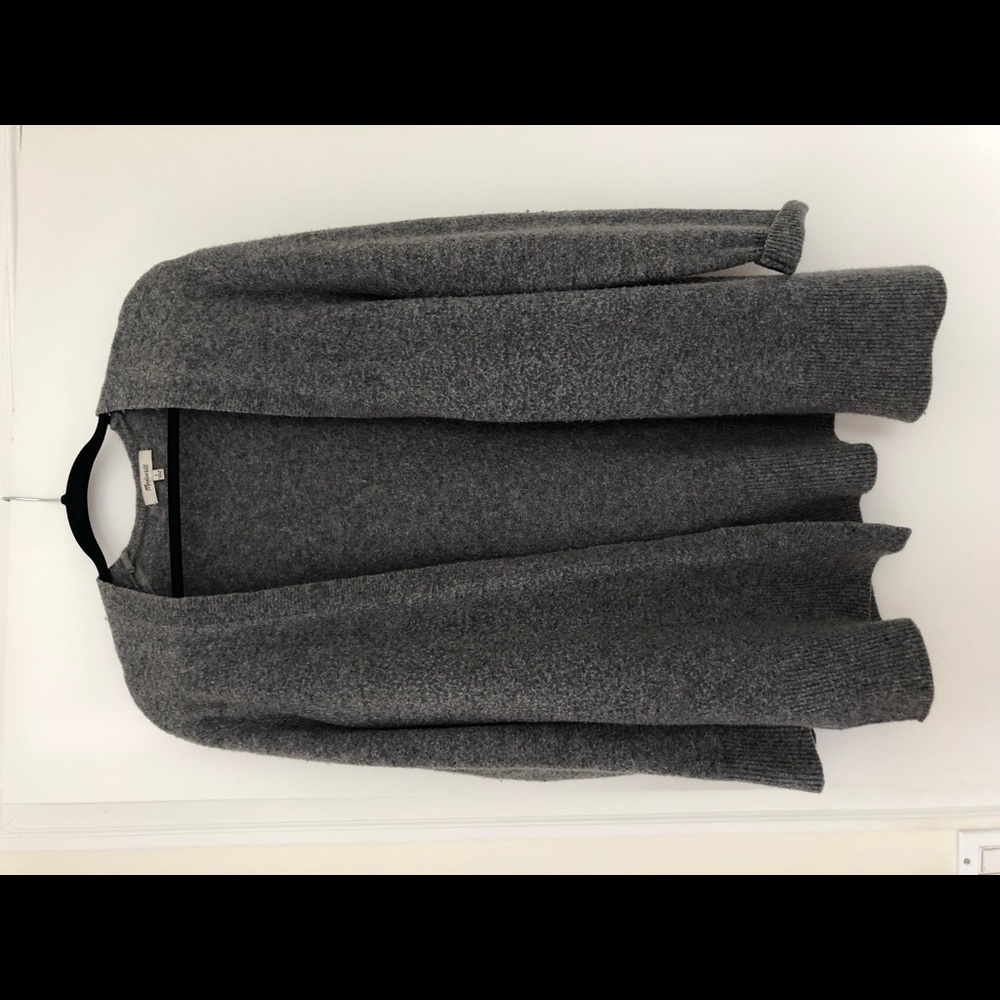 Madewell Women’s Gray mid-length cardigan
